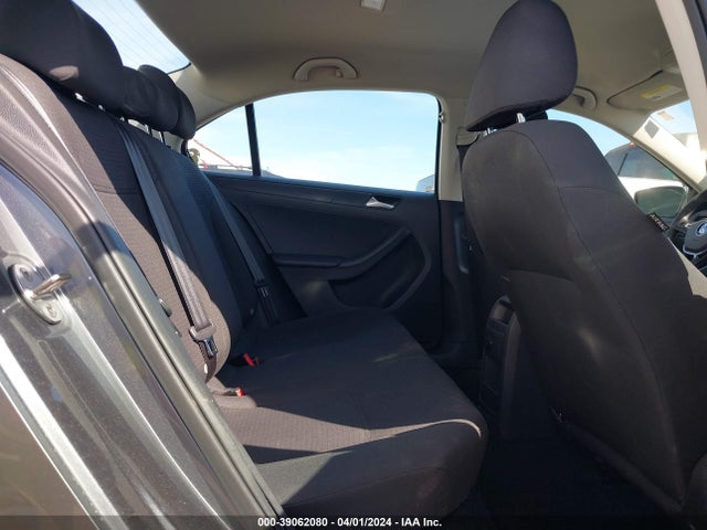 3VW2K7AJ0FM424011 Volkswagen Jetta 2.0l S