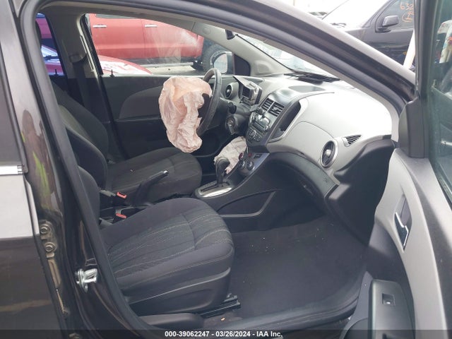 Chevrolet Sonic Lt Auto 2015 1G1JC5SH2F4192348 Image 5