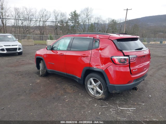 Jeep Compass Latitude 4x4 2019 3C4NJDBB8KT836279 Image 3