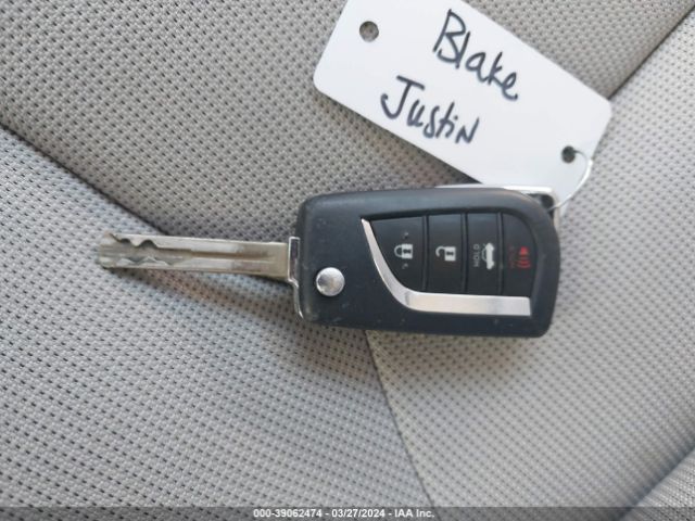 JTDEPRAE9LJ034890 Toyota COROLLA LE
