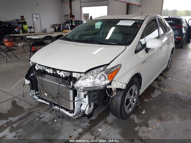 Toyota Prius Two 2015 JTDKN3DU5F0477444 Image 2