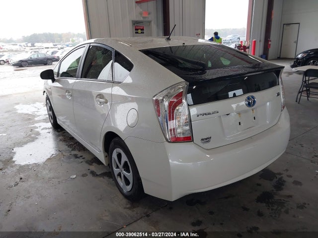 Toyota Prius Two 2015 JTDKN3DU5F0477444 Image 3