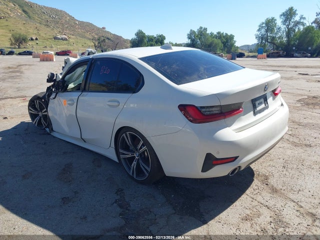 2022 BMW 330I 3MW5R1J02N8C22999 Photo 2