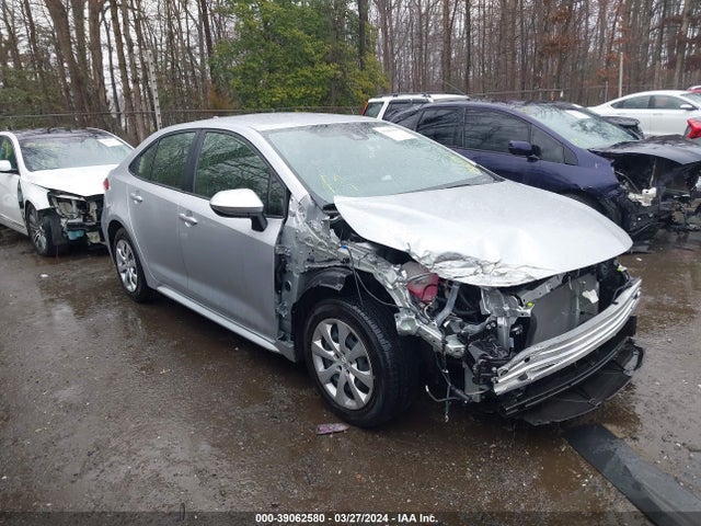 Toyota COROLLA LE 2022 JTDEPMAE0NJ229797 головне зображення