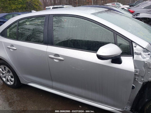 Toyota COROLLA LE 2022 JTDEPMAE0NJ229797 Image 14