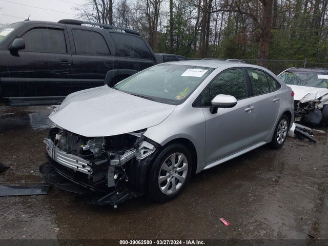 Toyota COROLLA LE 2022 JTDEPMAE0NJ229797 Image 2