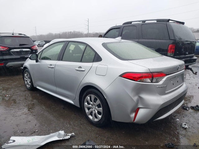 Toyota COROLLA LE 2022 JTDEPMAE0NJ229797 Image 3
