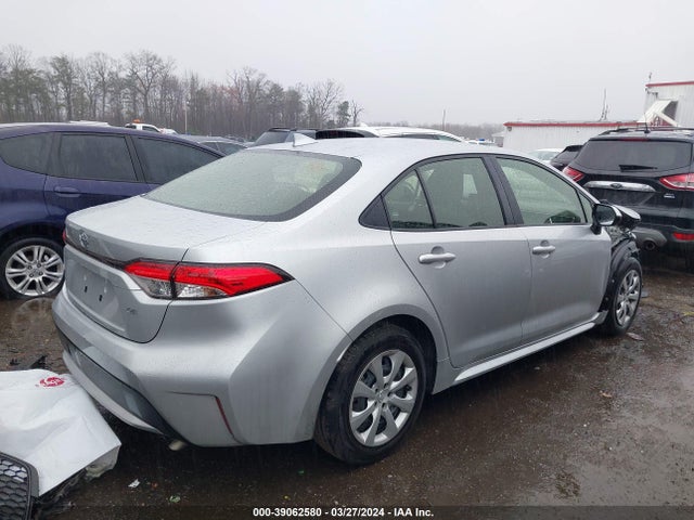 Toyota COROLLA LE 2022 JTDEPMAE0NJ229797 Image 4