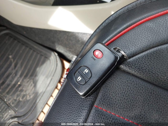 Toyota Prius Three 2015 JTDKN3DU2F1872448 Image 11