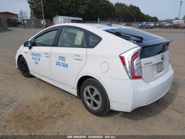 Toyota Prius Three 2015 JTDKN3DU2F1872448 Image 3