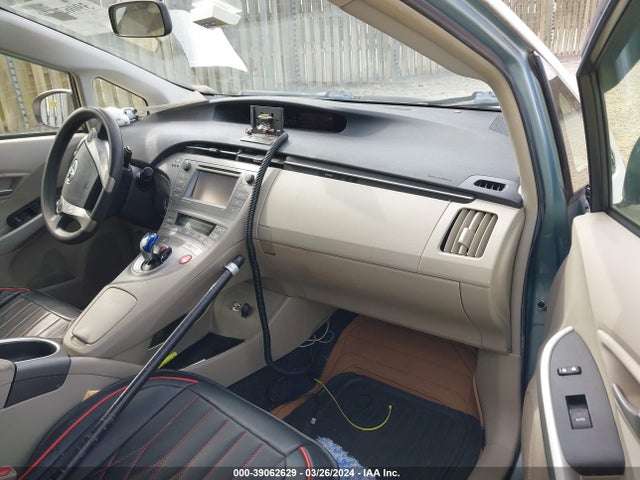 Toyota Prius Three 2015 JTDKN3DU2F1872448 Image 5