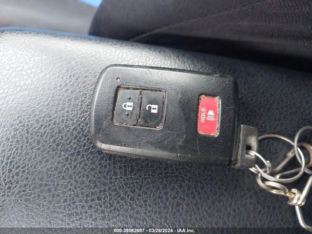 Toyota Prius C Three 2015 JTDKDTB30F1106974 Image 11
