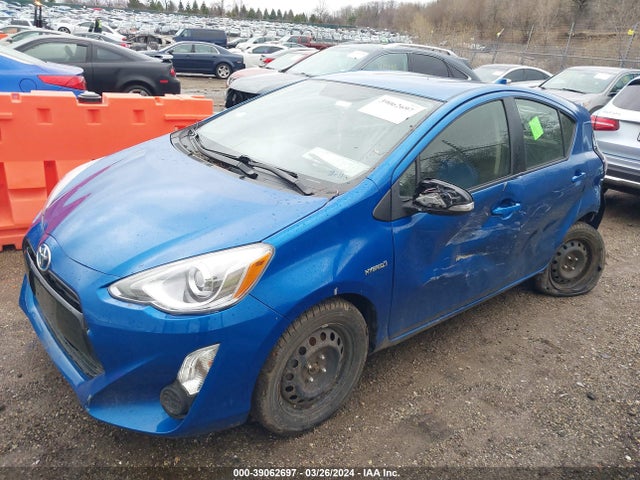 Toyota Prius C Three 2015 JTDKDTB30F1106974 Image 2