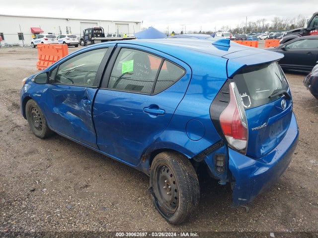 Toyota Prius C Three 2015 JTDKDTB30F1106974 Image 3