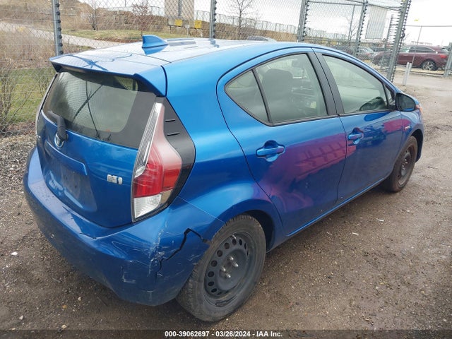Toyota Prius C Three 2015 JTDKDTB30F1106974 Image 4