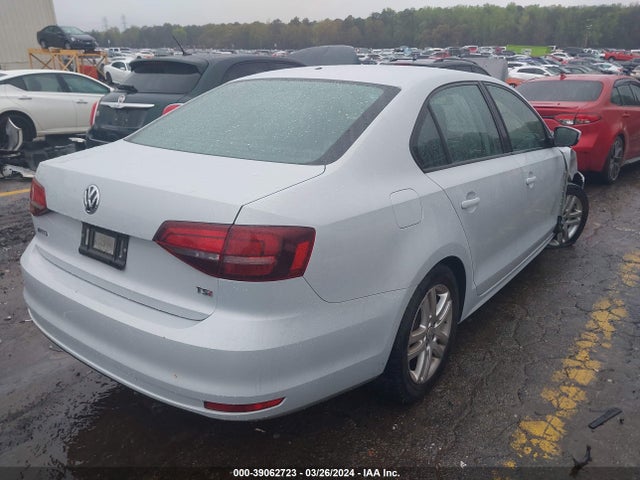 3VW2B7AJ0JM260011 Volkswagen Jetta 1.4t S