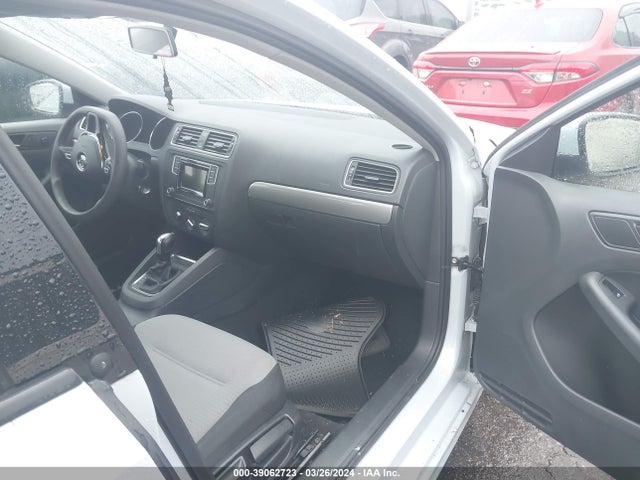 3VW2B7AJ0JM260011 Volkswagen Jetta 1.4t S