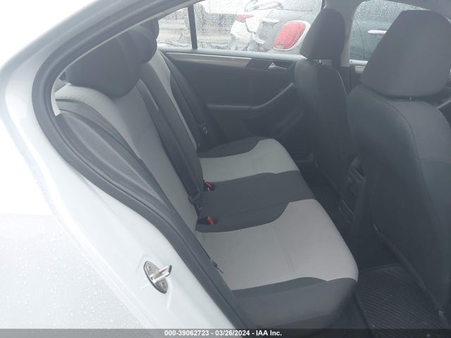 3VW2B7AJ0JM260011 Volkswagen Jetta 1.4t S