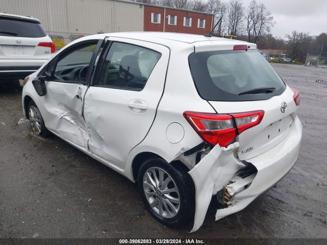 Toyota YARIS LE 2018 VNKKTUD39JA095317 Image 3