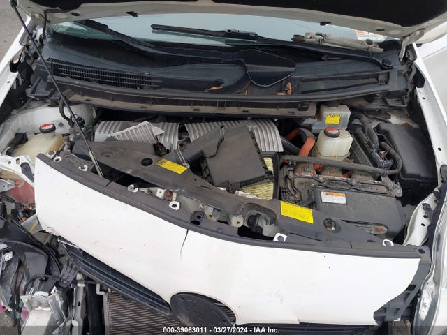 JTDKN3DU1F0399793 Toyota Prius Persona Series Special Edition