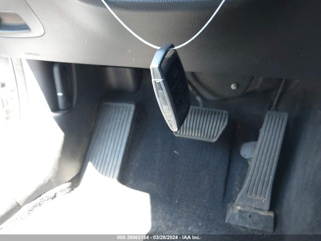 Genesis G80 3.8 2017 KMHGN4JE3HU209721 Image 11