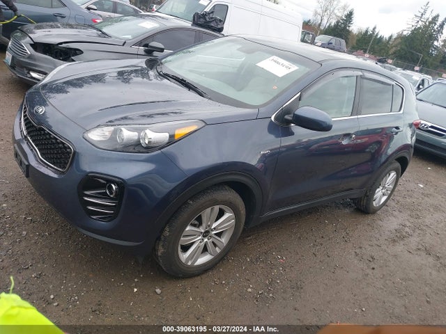 KIA Sportage Lx 2018 KNDPMCAC1J7327092 Image 2