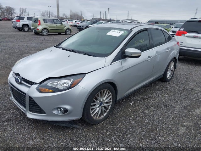 Ford Focus Titanium 2014 1FADP3J27EL216308 Image 2