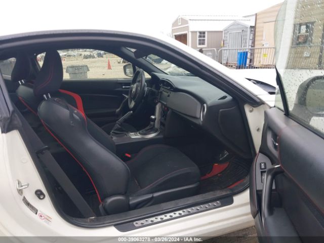 JF1ZNAA15F8701381 Scion FR-S