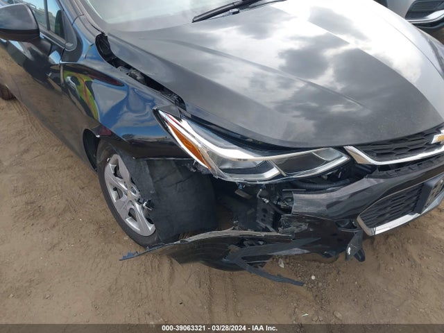 Chevrolet Cruze Ls Auto 2018 1G1BC5SM0J7199646 Image 6