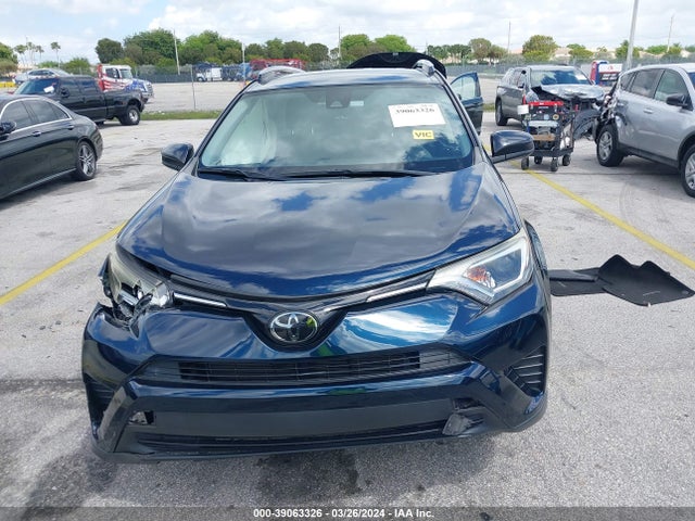 Toyota RAV4 LE 2018 JTMZFREV4JJ209798 Image 12
