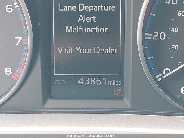 Toyota RAV4 LE 2018 JTMZFREV4JJ209798 Image 15