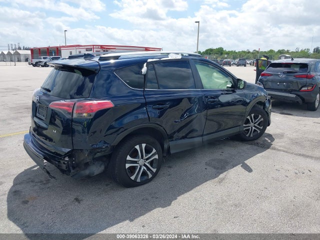Toyota RAV4 LE 2018 JTMZFREV4JJ209798 Image 4