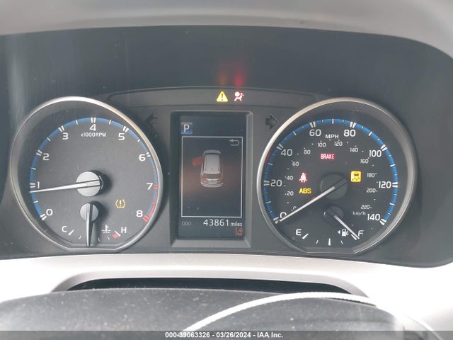 Toyota RAV4 LE 2018 JTMZFREV4JJ209798 Image 7