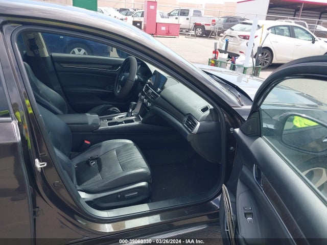 Honda Accord Touring 2018 1HGCV1F98JA163924 Image 5