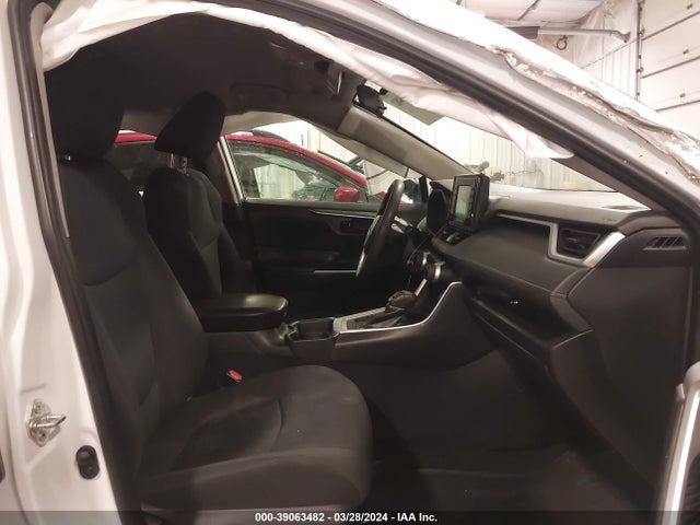 Toyota RAV4 LE 2019 2T3F1RFV5KW061471 Image 5