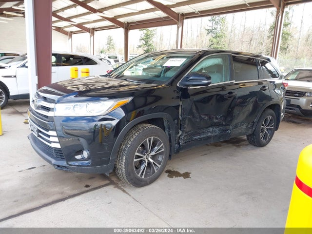 Toyota Highlander Le Plus 2017 5TDBZRFH1HS455447 Image 2