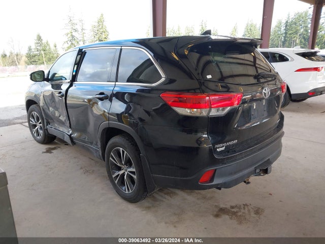 Toyota Highlander Le Plus 2017 5TDBZRFH1HS455447 Image 3