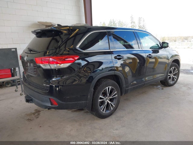 Toyota Highlander Le Plus 2017 5TDBZRFH1HS455447 Image 4