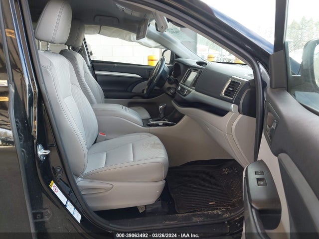 Toyota Highlander Le Plus 2017 5TDBZRFH1HS455447 Image 5