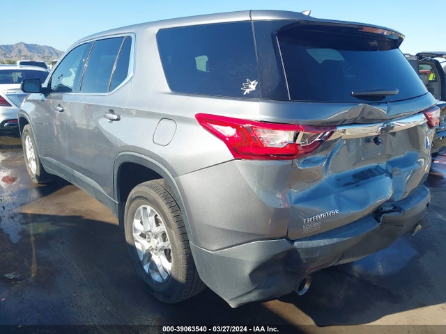 Chevrolet Traverse Ls 2018 1GNERFKW8JJ192416 Image 3