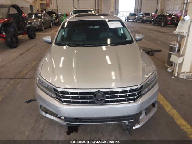 Volkswagen Passat 2.0t Se 2018 1VWBA7A30JC036503 Image 12