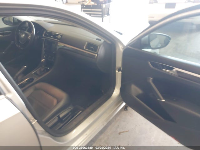 Volkswagen Passat 2.0t Se 2018 1VWBA7A30JC036503 Image 5