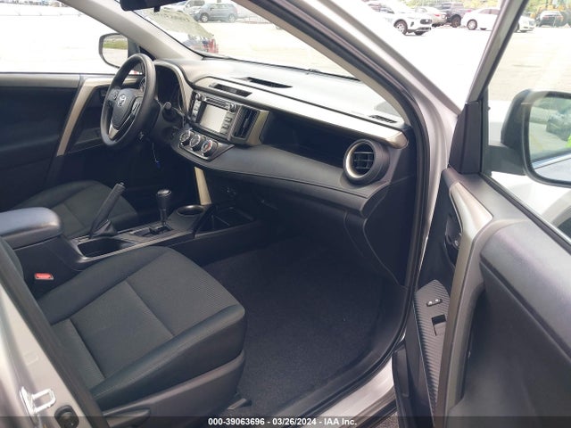 Toyota RAV4 LE 2015 2T3BFREV5FW303635 Image 5