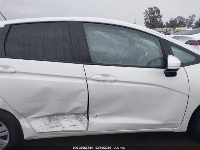 Honda FIT LX 2017 JHMGK5H53HS012406 Image 13