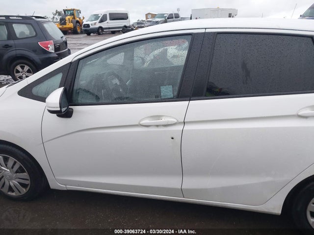 Honda FIT LX 2017 JHMGK5H53HS012406 Image 14