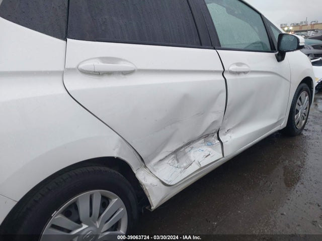 Honda FIT LX 2017 JHMGK5H53HS012406 Image 6