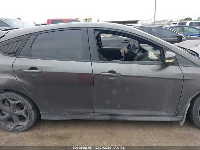 Ford FOCUS ST 2016 1FADP3L93GL310103 Image 13