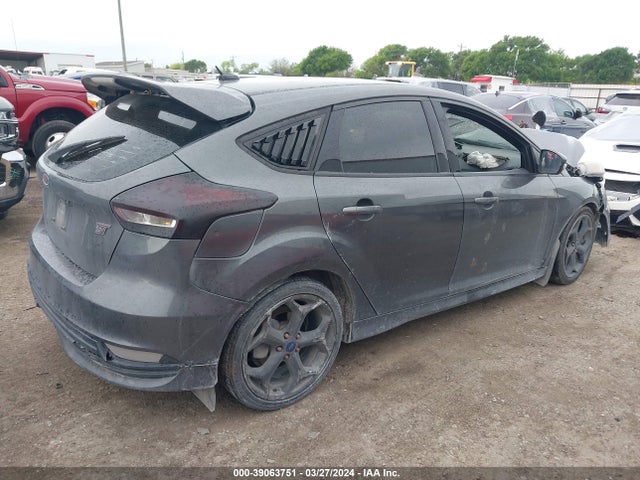 Ford FOCUS ST 2016 1FADP3L93GL310103 Image 4