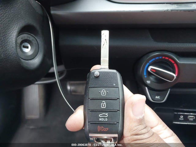 KIA RIO S 2018 3KPA24ABXJE100377 Image 11