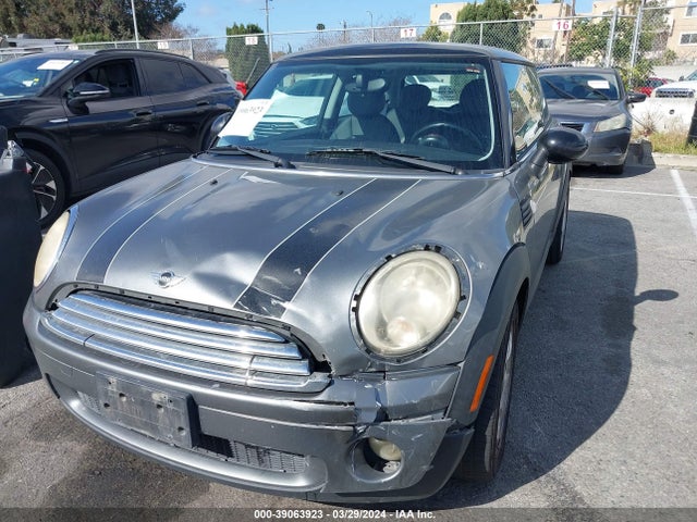 2010 MINI COOPER WMWMF3C56ATZ26005 Photo 5